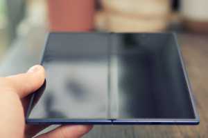 Samsung's creaseless display could finally arrive in 2026... on the iPhone Fold