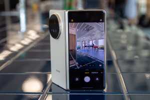 Major Samsung Galaxy Z Fold 8 rival gets the hands-on treatment