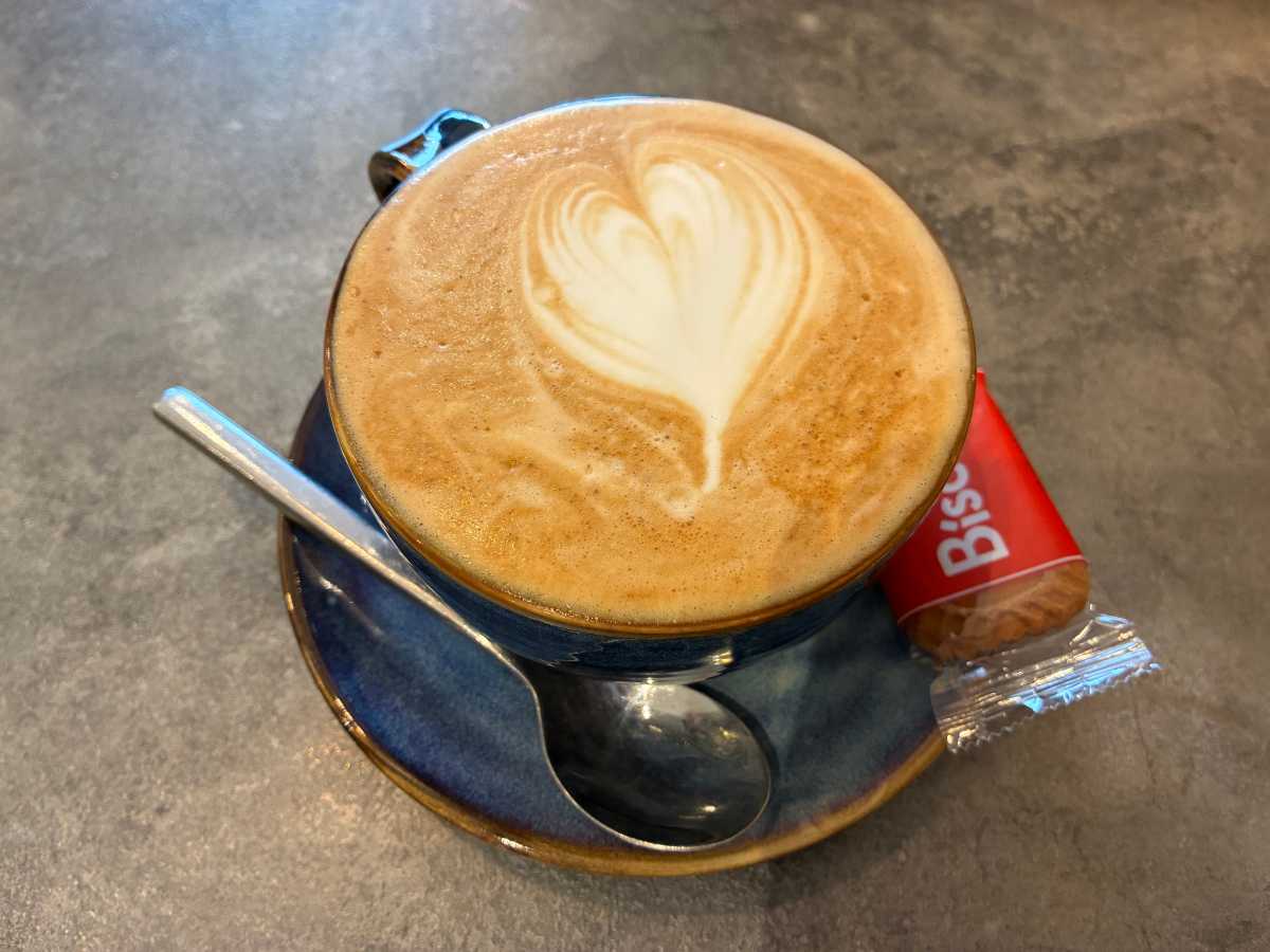 Apple iPhone 17e camera samples