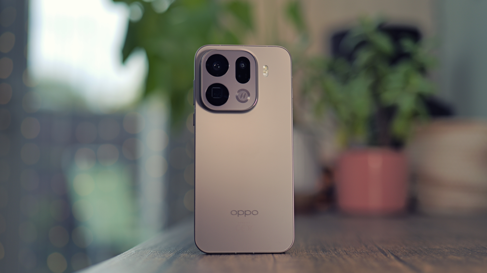 Oppo Find X9 Pro -  Best Phone Cameras