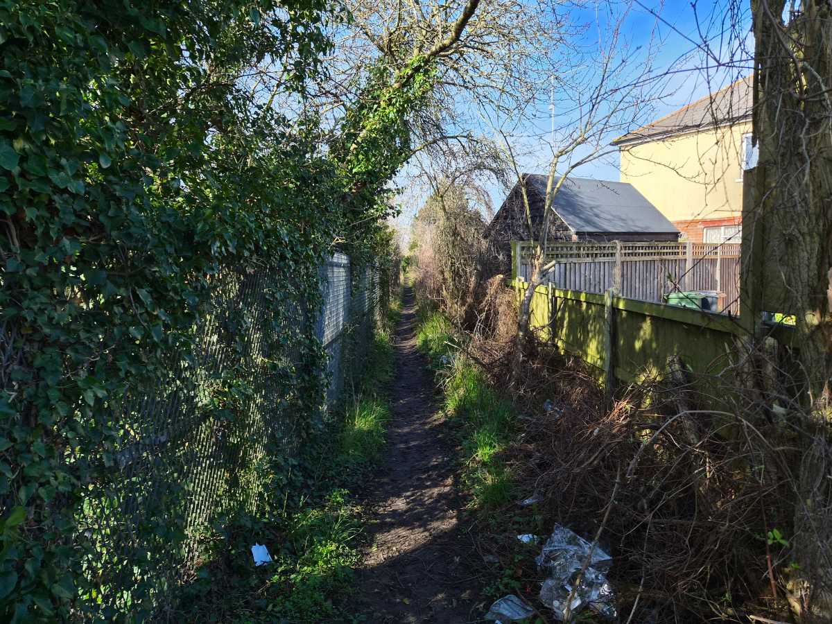 Samsung Galaxy S26 Shaded passage