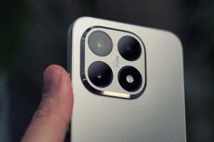 Get the brilliant new Xiaomi 15T phone and a free TV for just £549