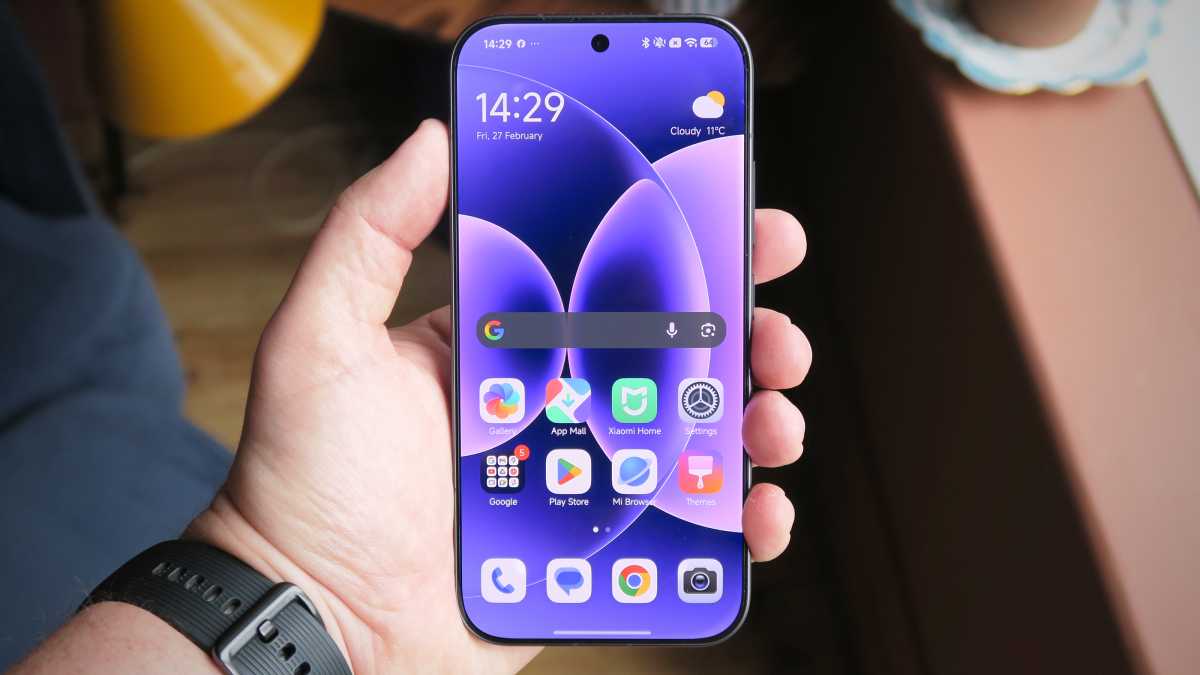 Xiaomi 17 REVIEW front straight